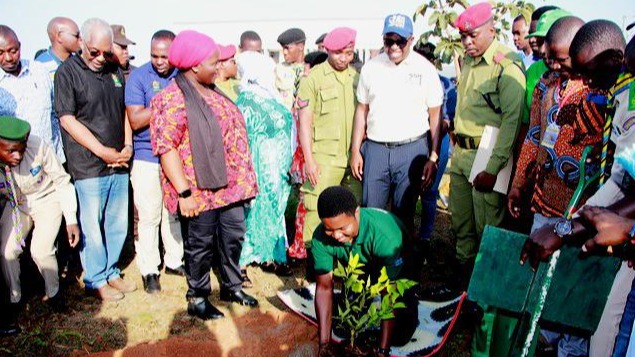 Waziri Jafo Aipa Kongole STAMICO kwa Utunzaji Mazingira