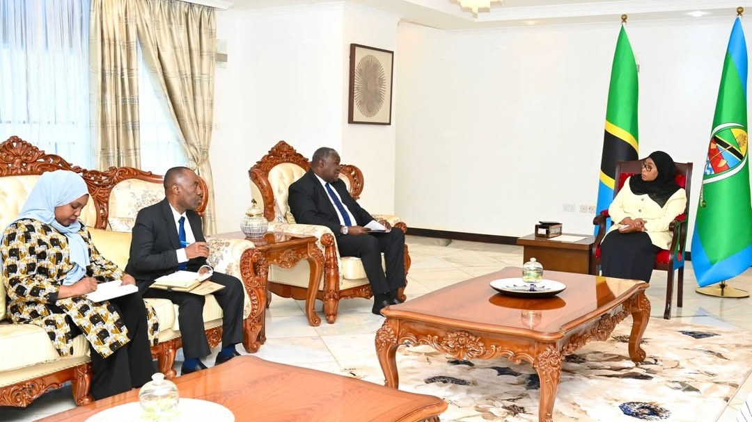 Rais Samia Akutana na Katibu Mkuu wa EAC Ikulu ya Chamwino