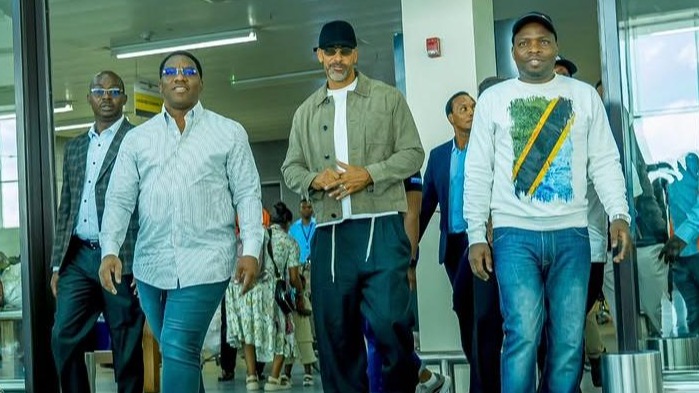 Rio Ferdinand awasili nchini kwa mwaliko wa Makonda.
