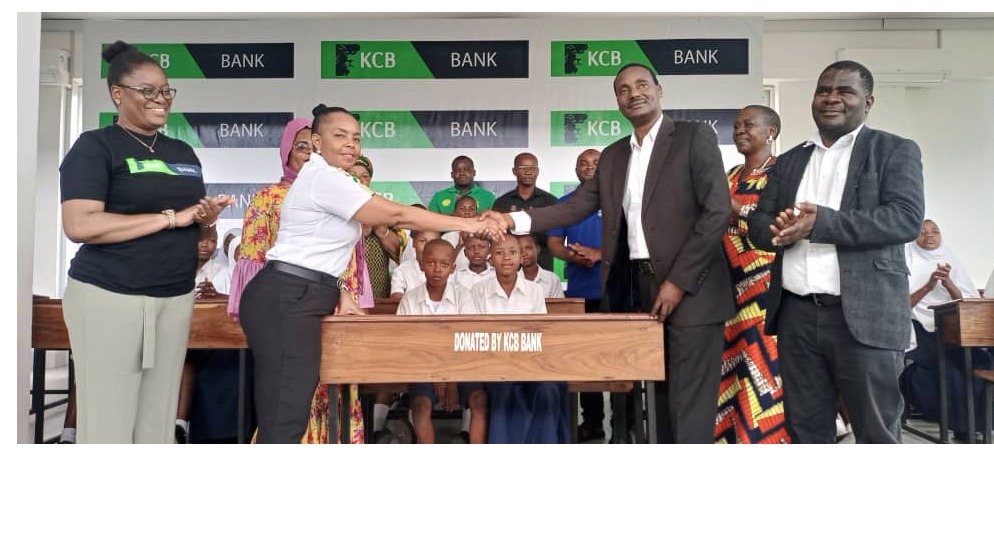 Benki ya KCB-Tanzania Yaunga Mkono Juhudi za Serikali Kutoa Madawati Kibaha