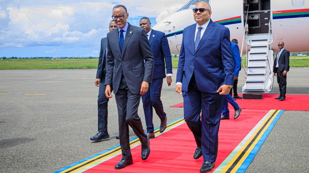KAGAME ATUA DAR , TANZANIA NA RWANDA KUIMARISHA BIASHARA NA USHIRIKIANO