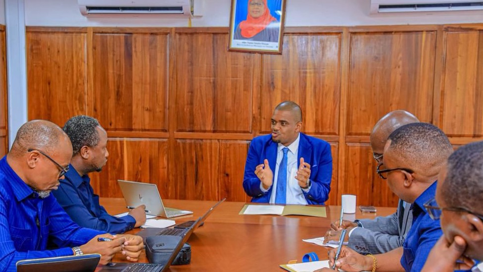 Waziri Ndejembi Akutana na Taasisi za Mafuta na Gesi Kuimarisha Ushirikiano wa Kisekta