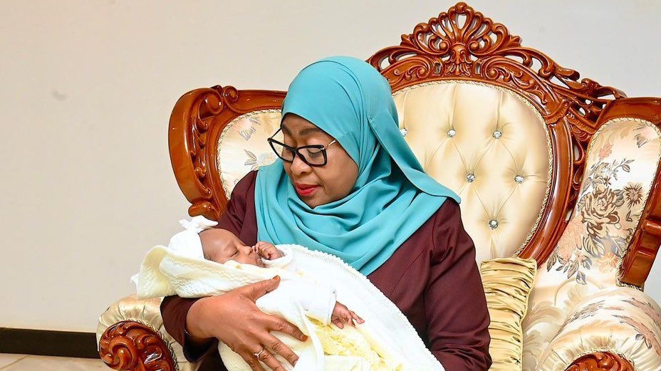 Rais Samia Amuasili Mtoto Mchanga Aliyetelekezwa Nzega