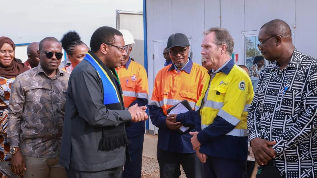 Waziri Mkuu Mwigulu Nchemba Aonya Wageni Wanaoanzisha Makampuni Kutumia Kivuli cha Wazawa.